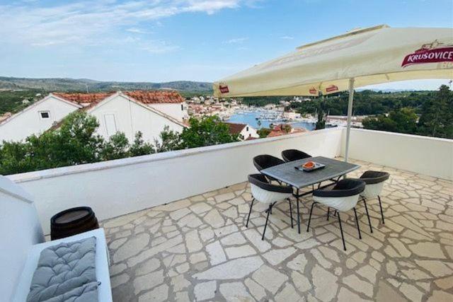 Sea-Views Brazza Apartments With Private Pool Milna  Extérieur photo